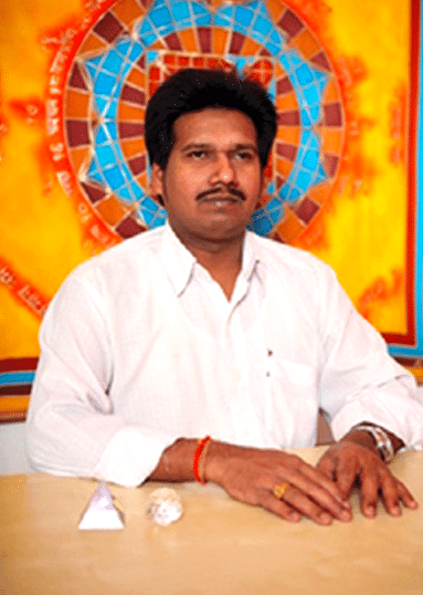 Suthakar Parameswaran - Vedischer Astrologe und spiritueller Berater in Zürich mit über 30 Jahren Erfahrung in Vedischer Astrologie und Jyotish